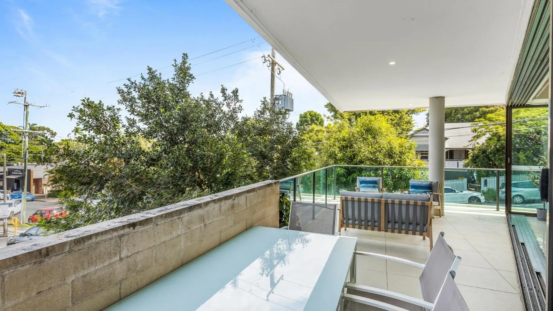 Spacious And Superb 3-Bed Apartment Brisbane