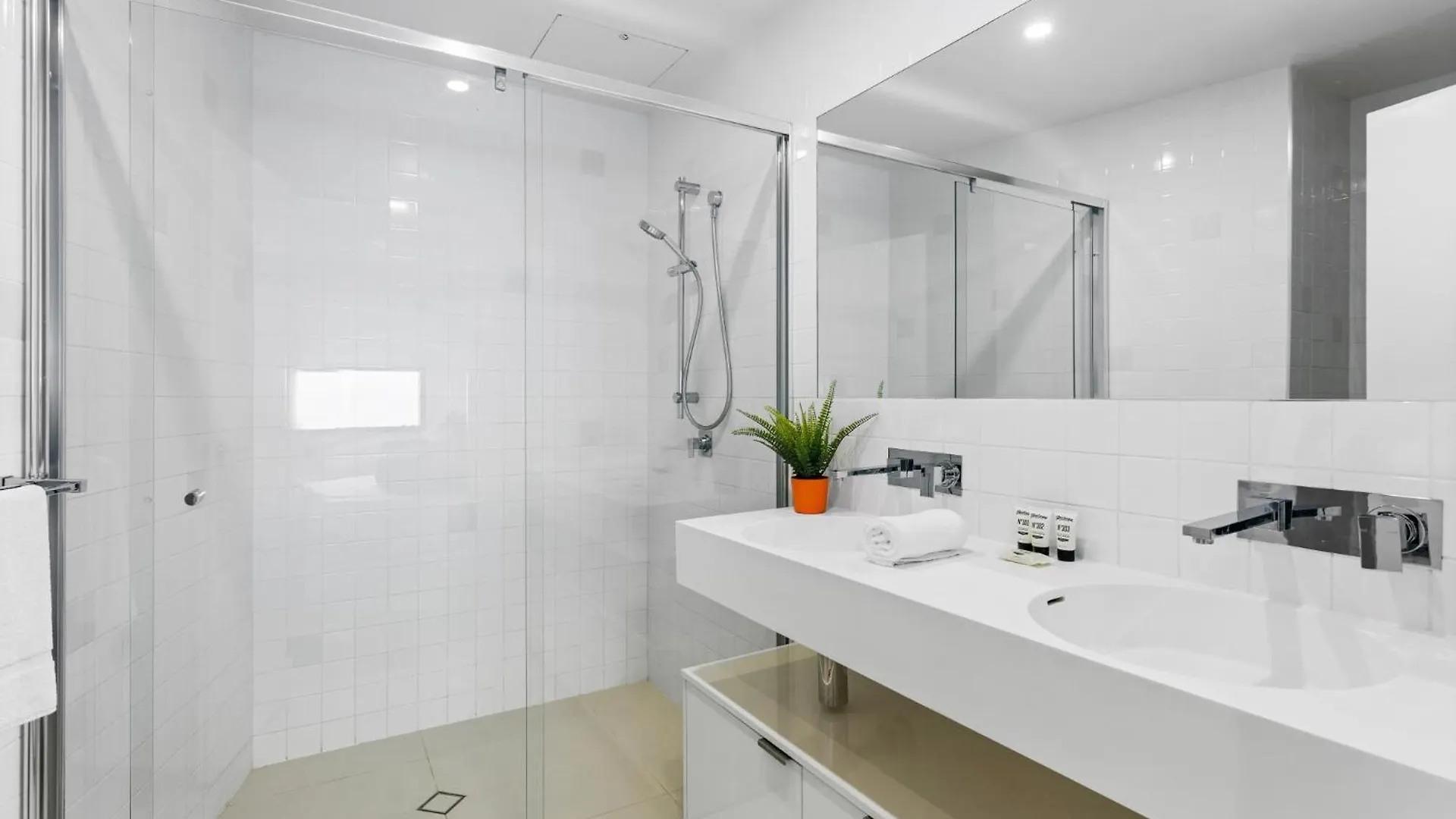 Spacious And Superb 3-Bed Apartment Brisbane